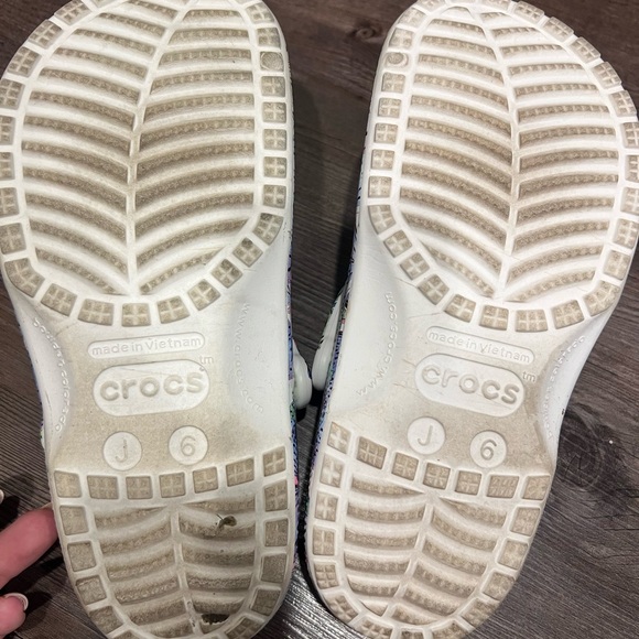 Butterfly Crocs - Picture 7 of 7